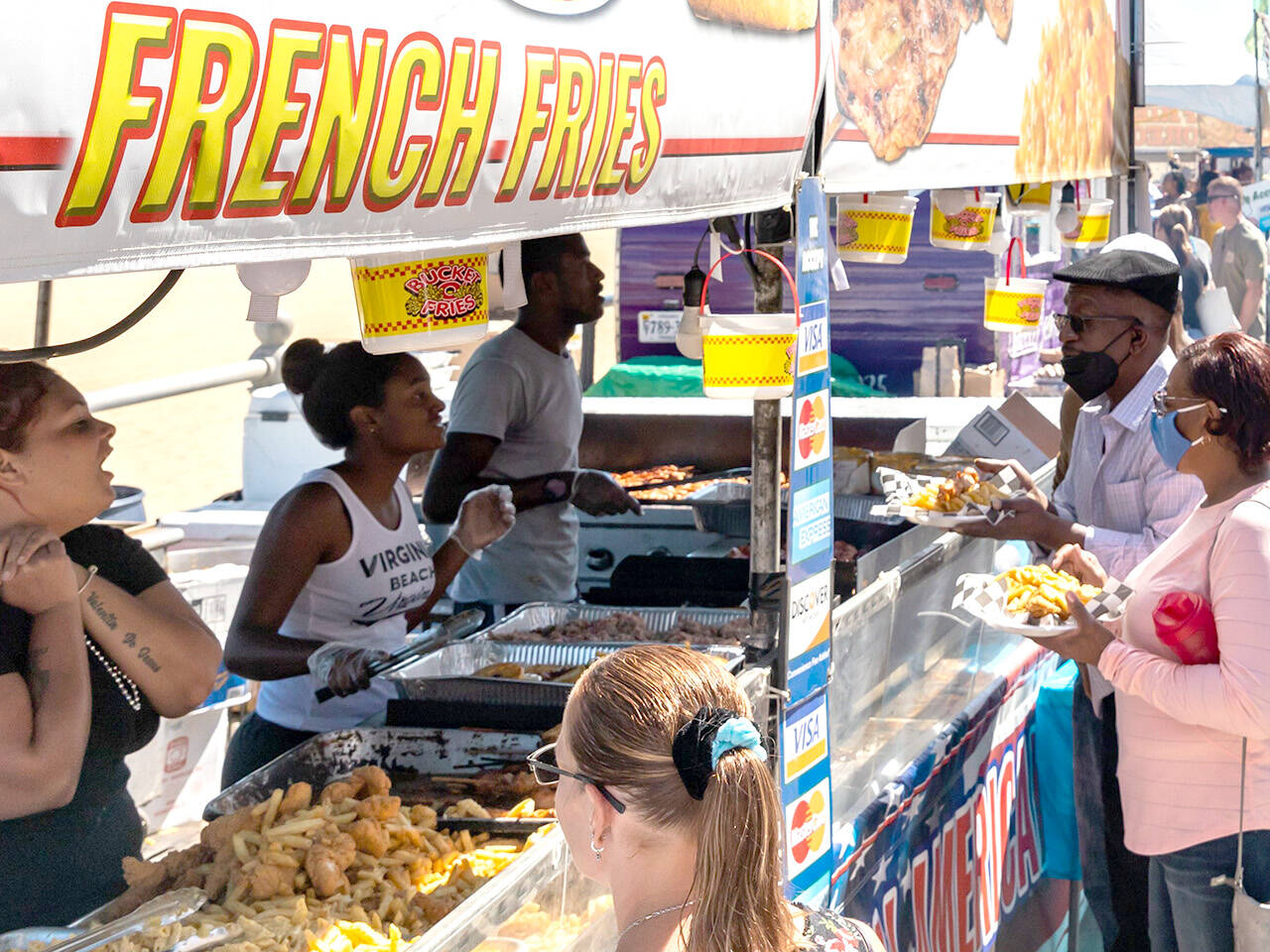 Food vendors at Neptune Festival Boardwalk Weekend