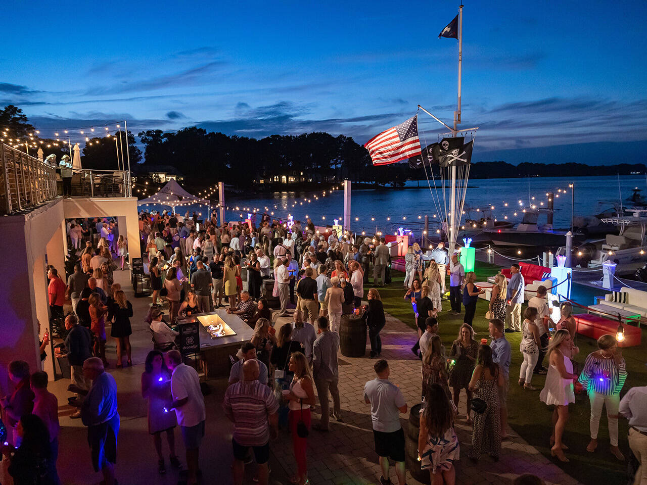 Group gathered for End of Summer Bay Bash