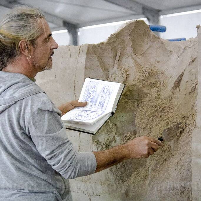 Sculptor at International Sand Sculpture Championship at Neptune Festival